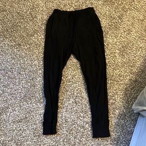 Black lulu joggers